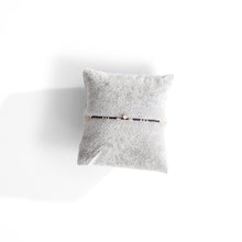 Load image into Gallery viewer, Fluid Dainty Bracelet