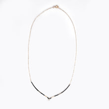 Load image into Gallery viewer, Fluid Dainty Necklace
